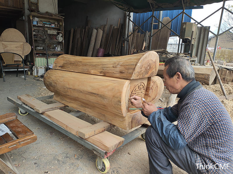 廣東湛江市梁先生在我廠定制一副遷墳撿骨專(zhuān)用小棺材